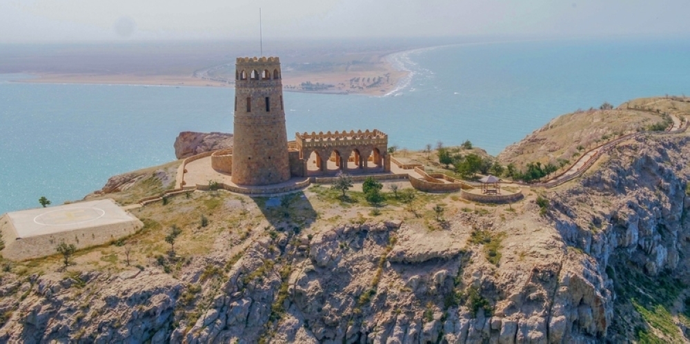 شاطئ السوادي.. بين المتعة والاسترخاء