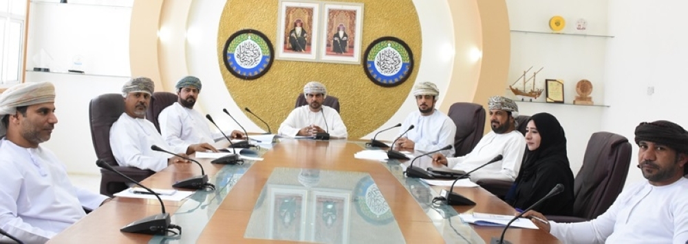 غرفة الظاهرة تناقش إقامة ندوة حول ضريبة القيمة المضافة