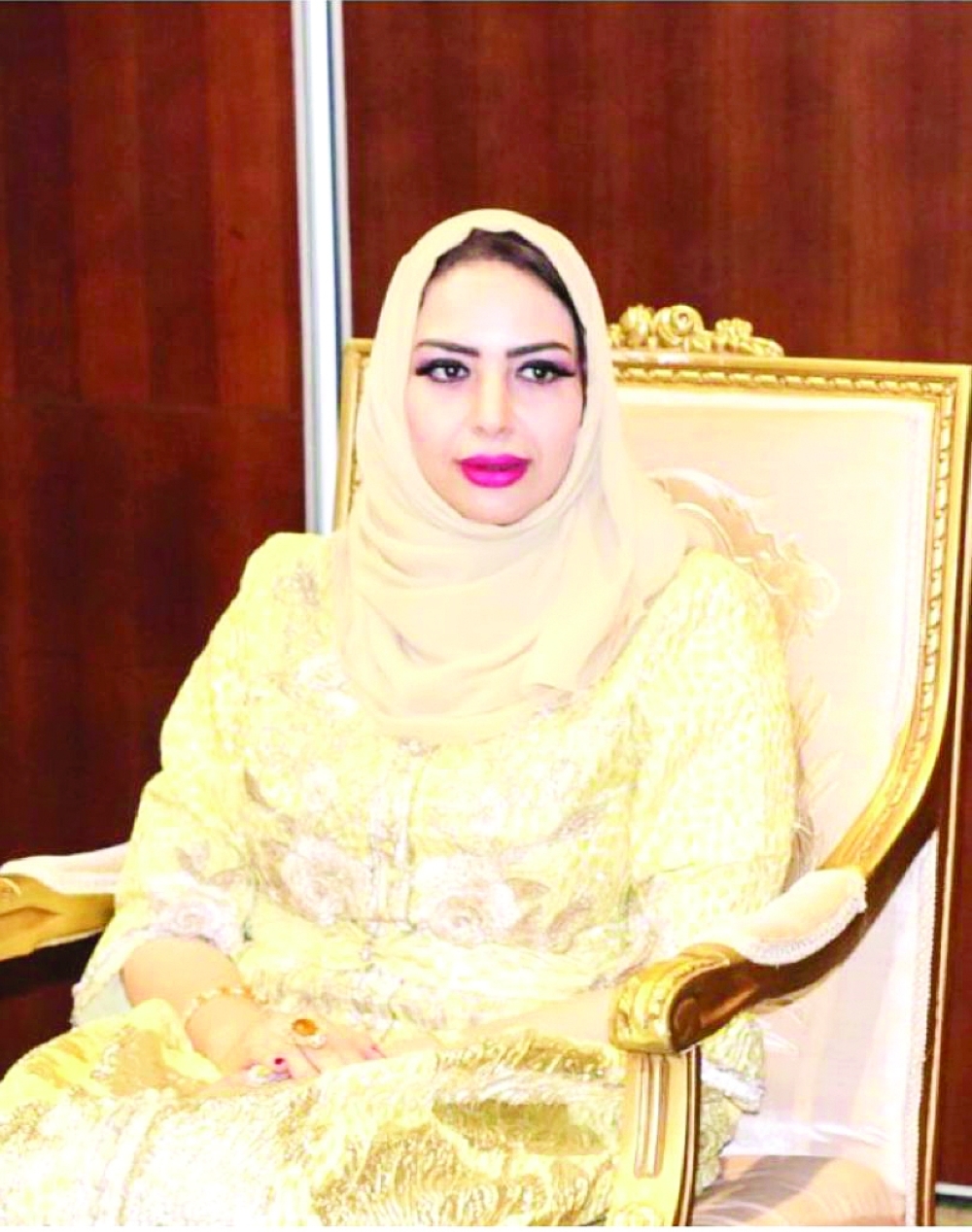 ردينة الحجرية رئيسة لجمعية الصداقة العمانية البحرينية