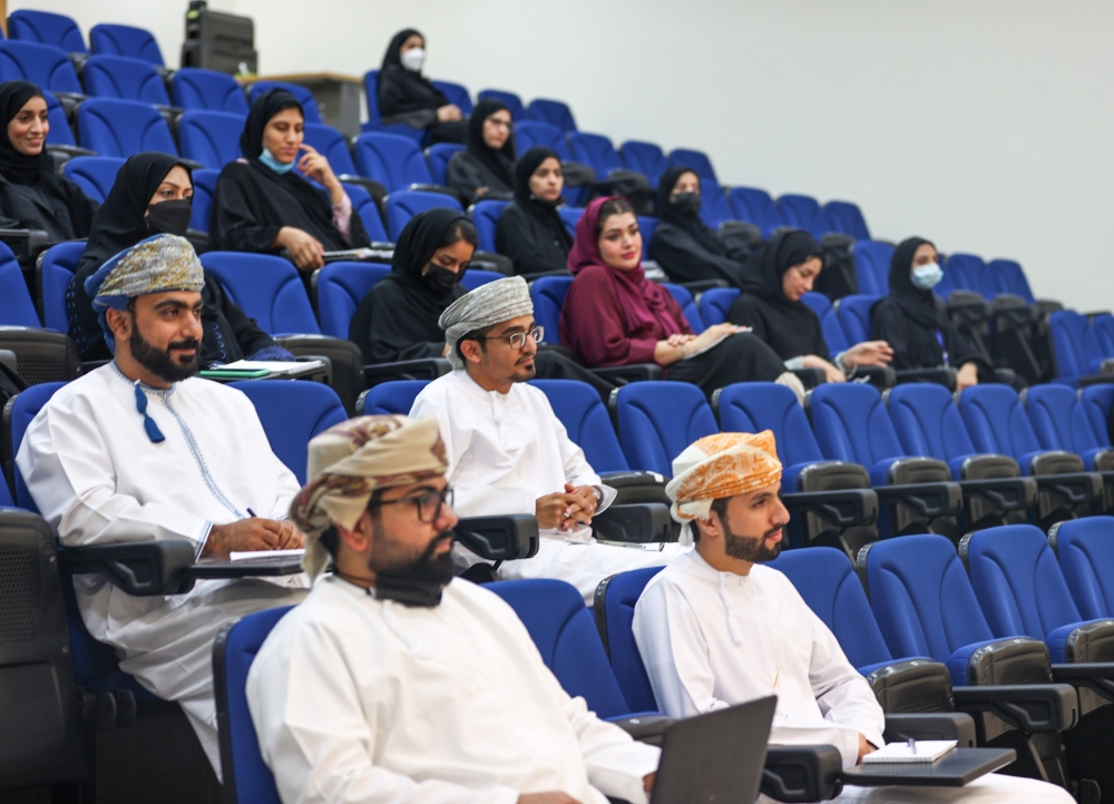 حلقة تستعرض إجراءات سن التشريعات بـ”العدل”