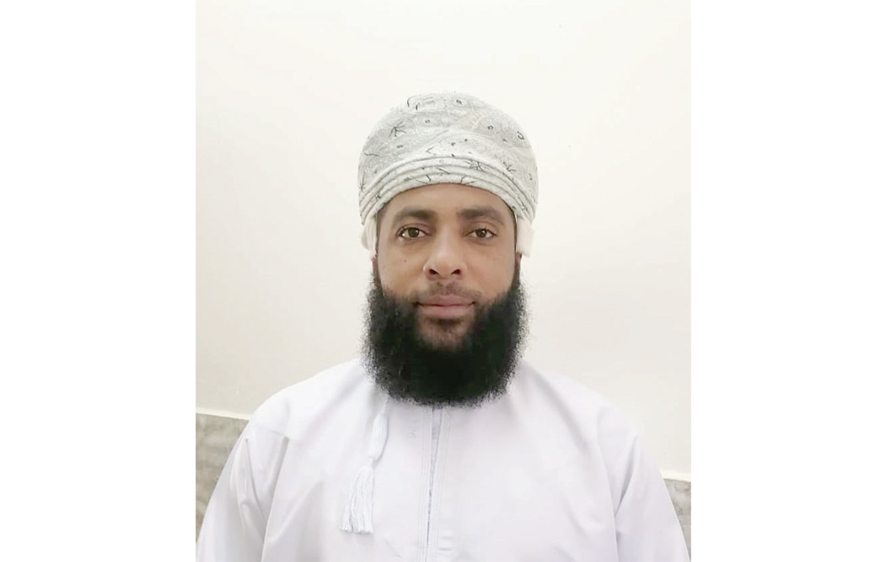 أيمن العبري: رأيت الرسول في المنام وقال لي: «أثبت يا أيمن فإنك على الحق المبين» 1 أيمن العبري: رأيت الرسول في المنام وقال لي: «أثبت يا أيمن فإنك على الحق المبين»