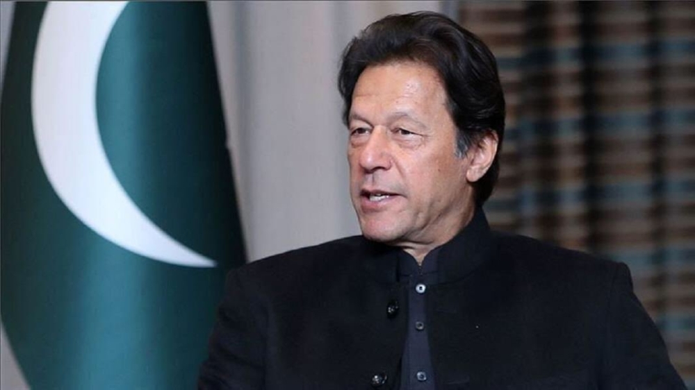 البرلمان الباكستاني يقيل عمران خان “بحجب الثقة”