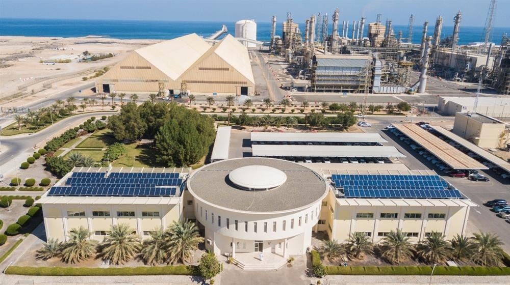 32.1% مساهمة القطاعات غير النفطية في الناتج المحلي مع نهاية الخطة الخمسية العاشرة 1 33.5% مساهمة القطاعات غير النفطية في الناتج المحلي مع نهاية الخطة الخمسية العاشرة