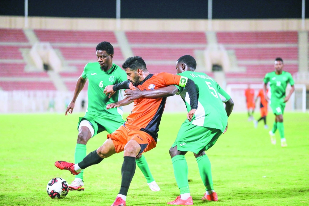 حلم “عمانتل” يشعل السباق بين العروبة والخابورة