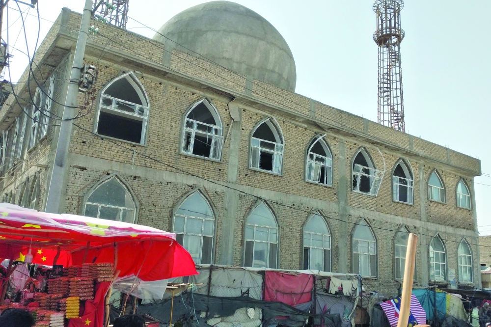 ثاني هجوم على أقلية “الهزارة” في غضون ثلاثة أيام
14 قتيلًا في تفجيرين لداعش بمزار الشريف وقندوز بأفغانستان