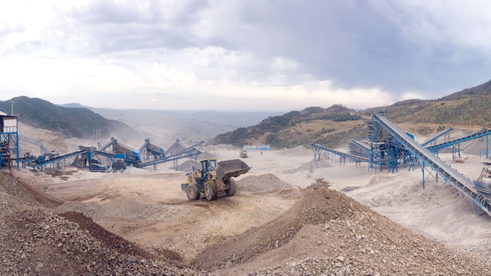 الاهتمام بالتنقيب عن المعادن الفلزية يعزز آفاق نمو قطاع التعدين في سلطنة عمان