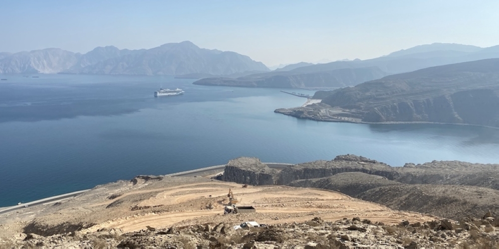 تدشين 18 فرصة استثمارية في قطاعي السياحة وإدارة النفايات