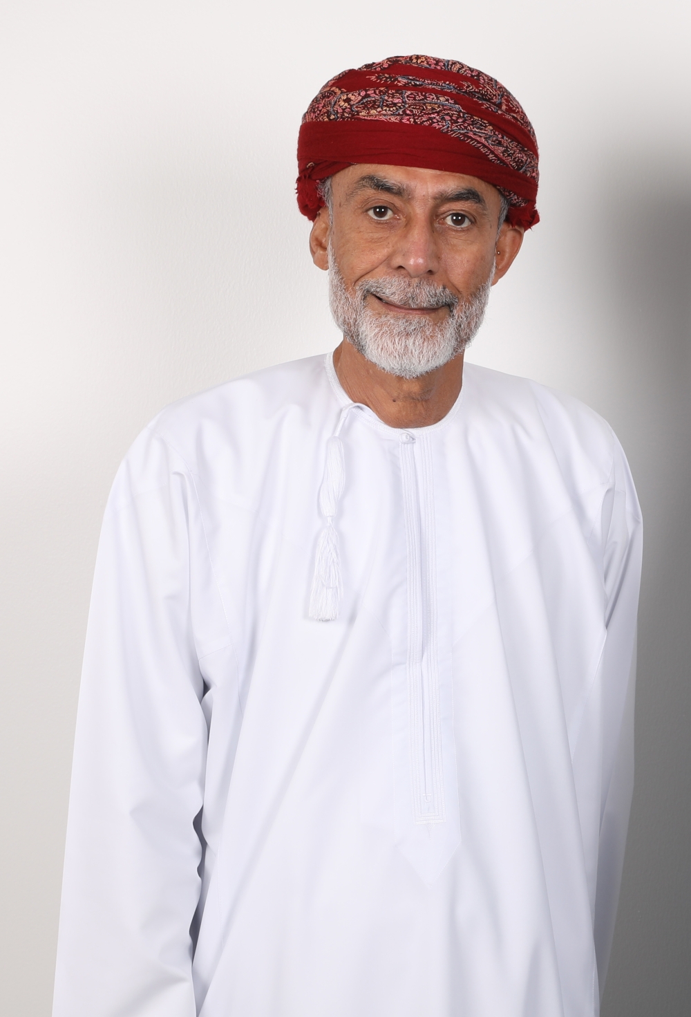 الفنان القدير صالح زعل في حواره مع “عمان”: فرحون بعودة الدراما العمانية شاركنا أم لم نشارك.. والنقد من أجل النقد لا نلتفت إليه