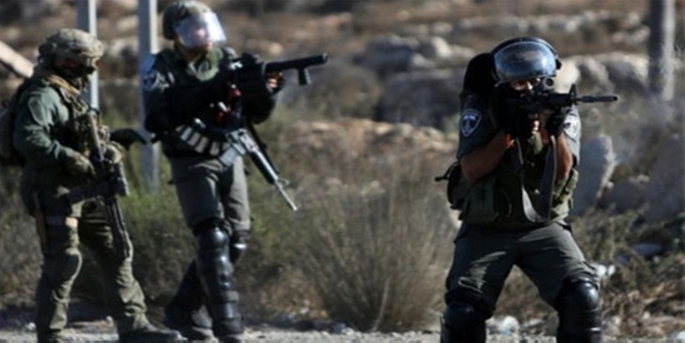 إصابة فلسطينيين برصاص قوات الاحتلال الإسرائيلي