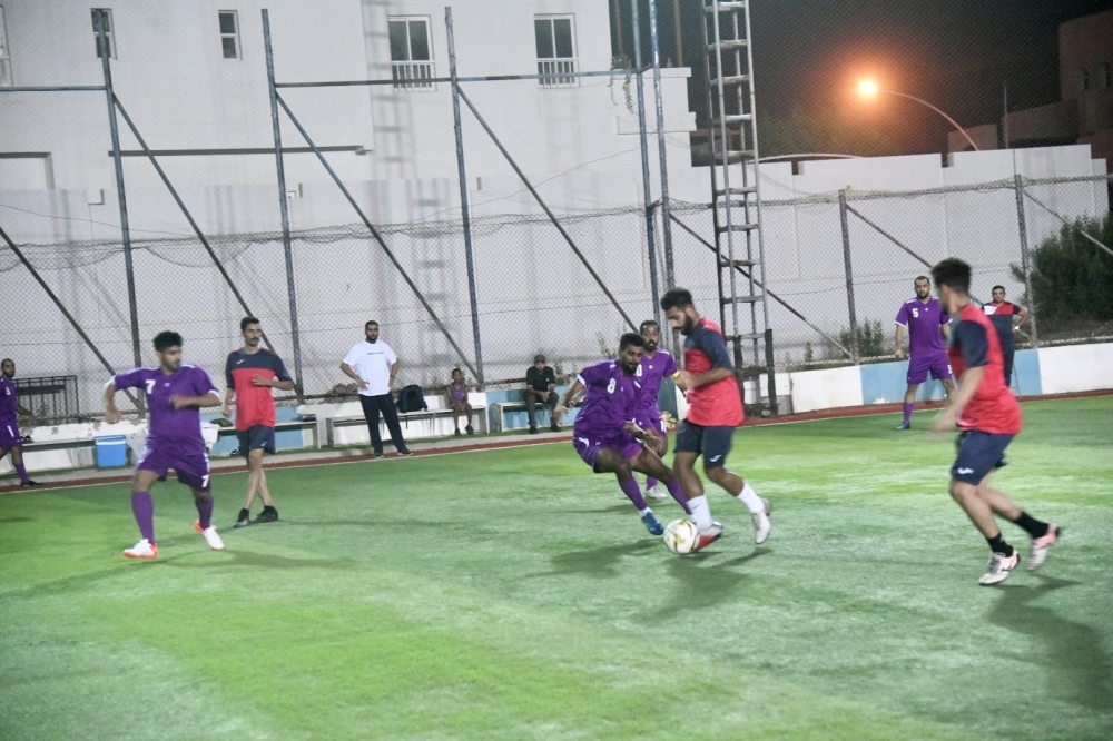 4 انتصارات في انطلاق «كروية جمعية الصحفيين العمانية»