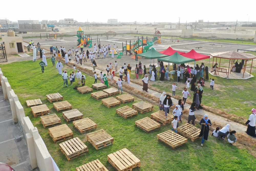 إسناد المرحلة الأولى من الأعمال التجميلية وأعمال الزراعة والتشجير بالدقم