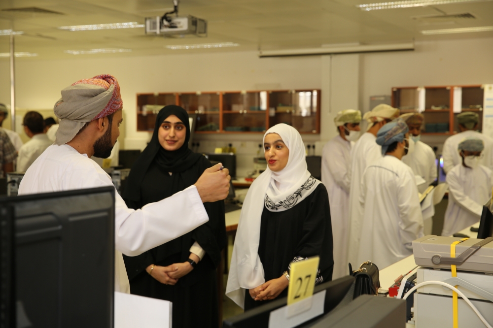 استعراض مشاريع تخرج بجامعة السلطان قابوس