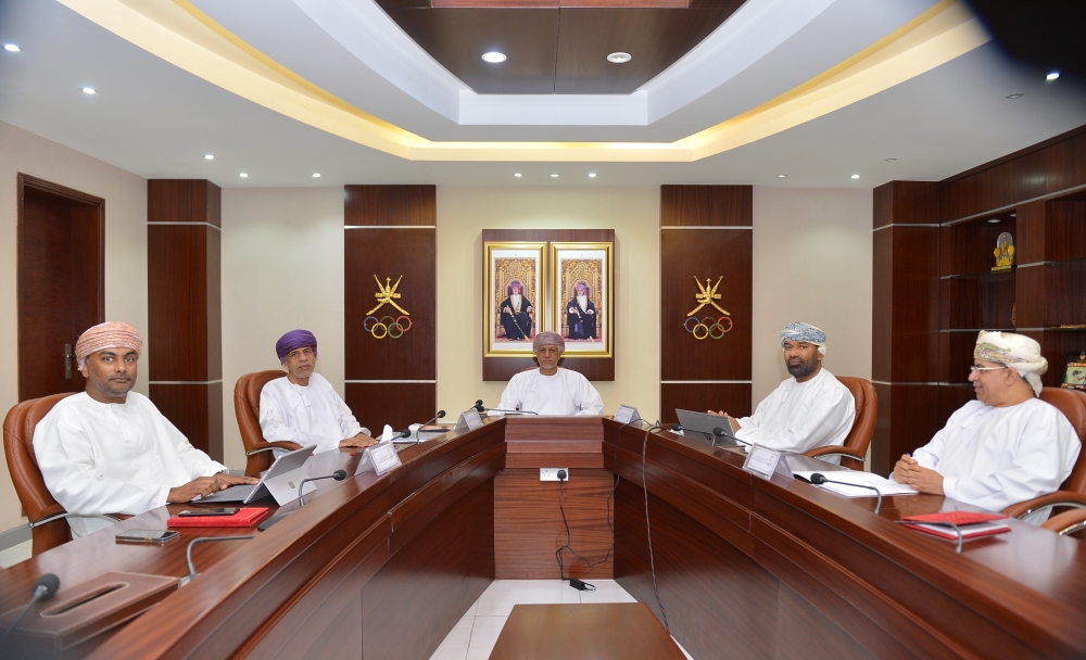 المكتب التنفيذي للجنة الأولمبية يبحث تفعيل دور لجنة الرياضيين واختيار اللجان المعاونة