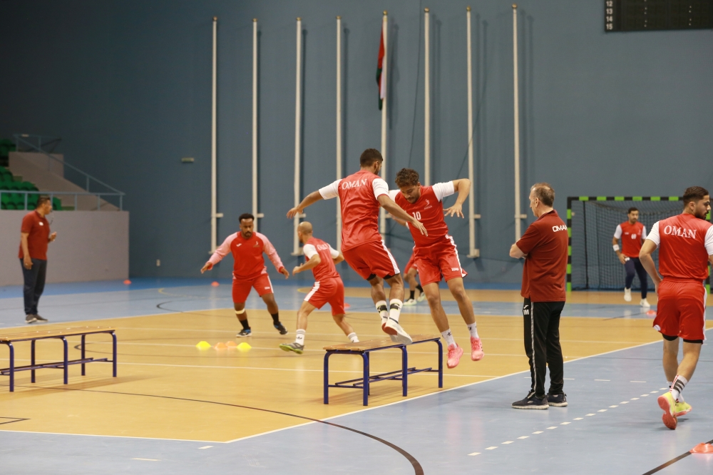 منتخب اليد يختتم تدريباته استعدادا لتصفيات آسيا المؤهلة لكأس العالم