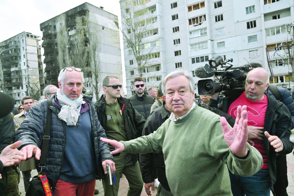 البيت الأبيض يقترح استخدام أصول الروس المصادرة لتعويض أوكرانيا
جوتيريش يعتبر الحرب عبثية ويدعو روسيا للتعاون مع تحقيقات الجنائية الدولية