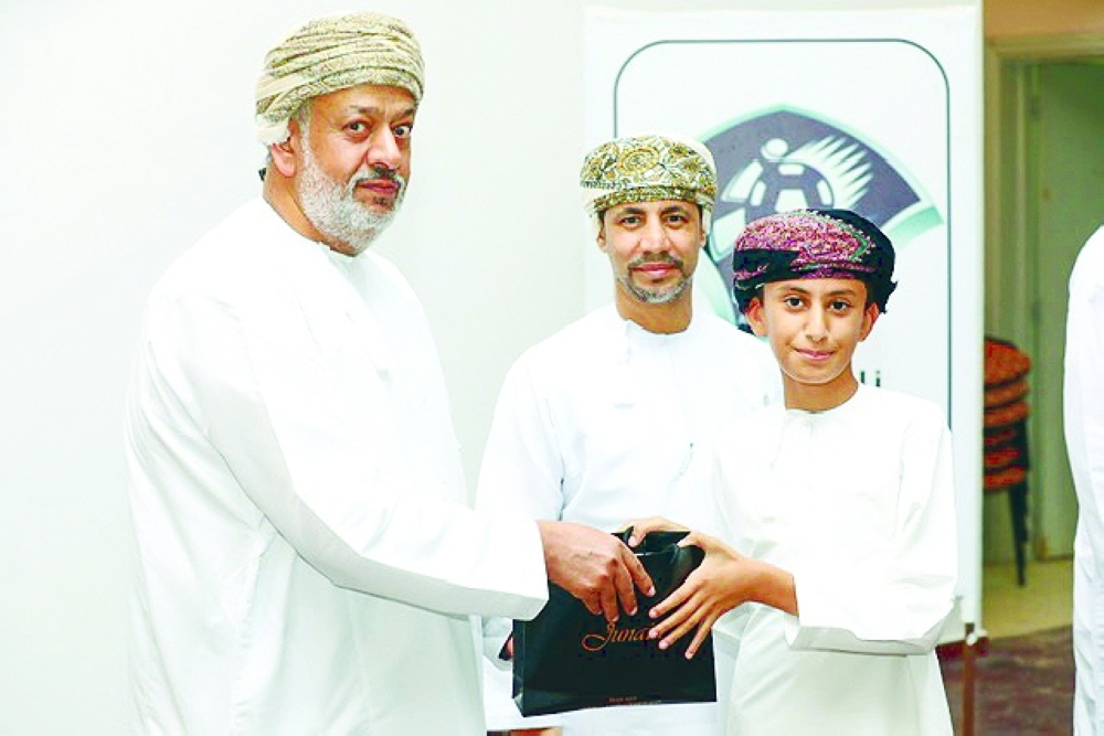 ختام المسابقة الثقافية بنادي الشباب