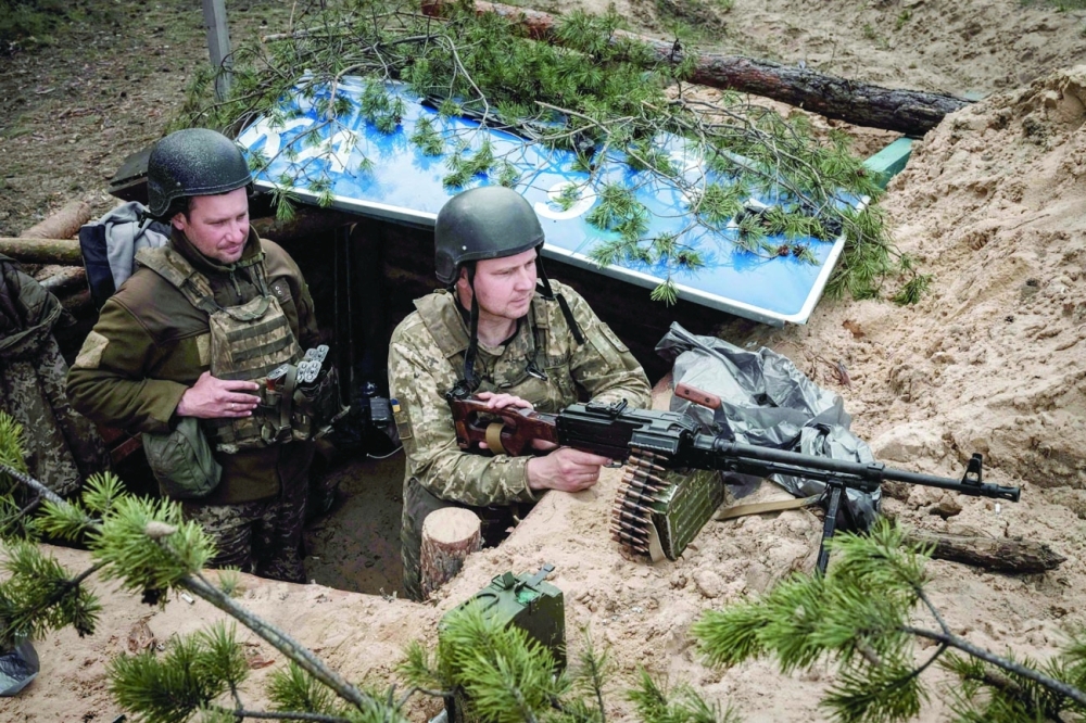 قصف يستهدف كييف أثناء زيارة غوتيريش..والصين تصف العلاقة مع موسكو بـ”نموذج جديد” للعالم