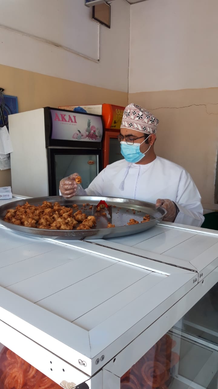 حملات تفتيشية وتوعوية على المنشآت التجارية بالخابورة