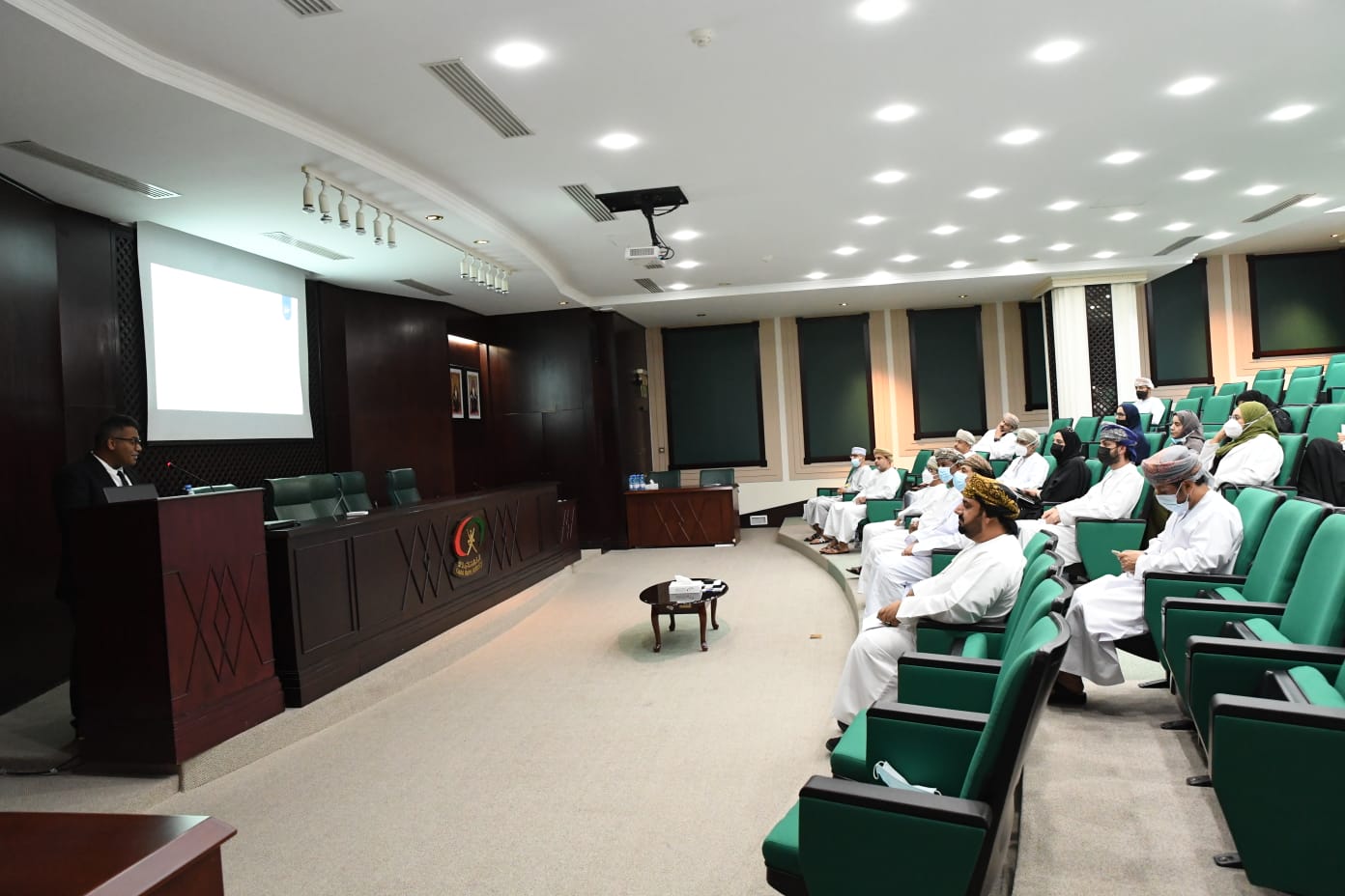 الهيئة تنظم اللقاء الثاني مع أعضاء الجمعية الطبية العمانية لاستعراض مستجدات مشروع ضماني وأنظمة الترميز الطبي