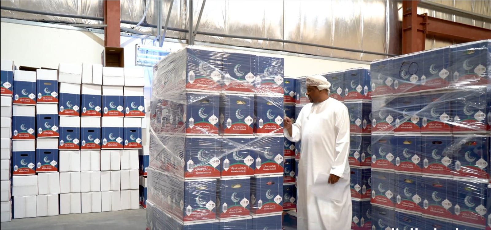 إشراقة كيمجي رامداس توزع 12000 طرد مؤن غذائية