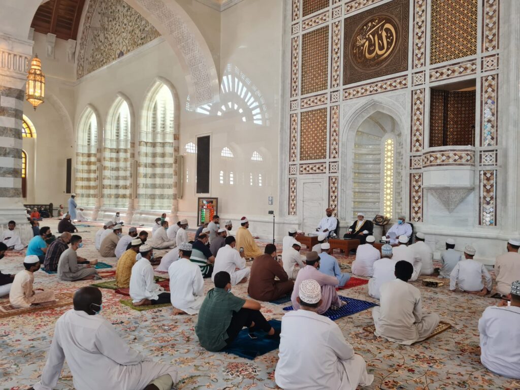 ختام الأسبوع الثالث : (دور التربية القرآنية في تحصين الناشئة)، و (القراءات وصلتها بالعلوم الأخرى)، و (مقدمة في علم القراءات) 4 IMG 20220422 WA0020