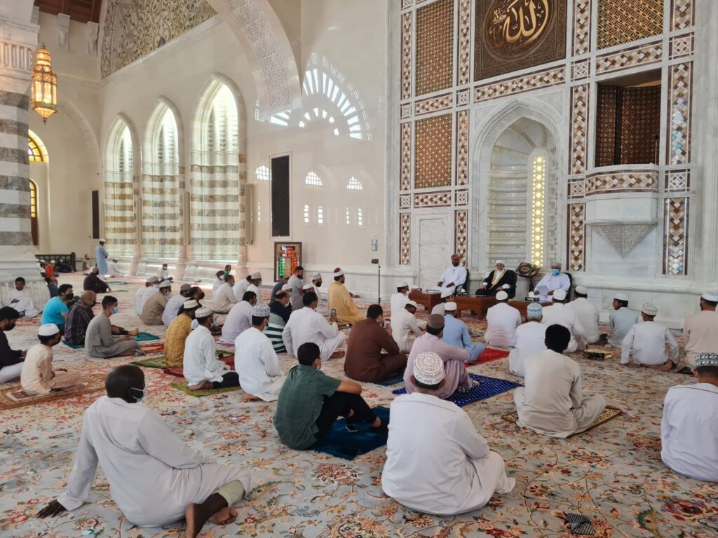 ختام الأسبوع الثالث : (دور التربية القرآنية في تحصين الناشئة)، و (القراءات وصلتها بالعلوم الأخرى)، و (مقدمة في علم القراءات) 6 IMG 20220422 WA0022