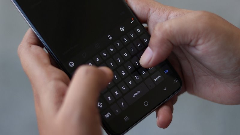 لوحة مفاتيح سامسونج تحصل على تحديث للتقليل من معدل الأخطاء المطبعية وتحسين الحافظة والمزيد 1 لوحة مفاتيح سامسونج تحصل على تحديث للتقليل من معدل الأخطاء المطبعية وتحسين الحافظة والمزيد
