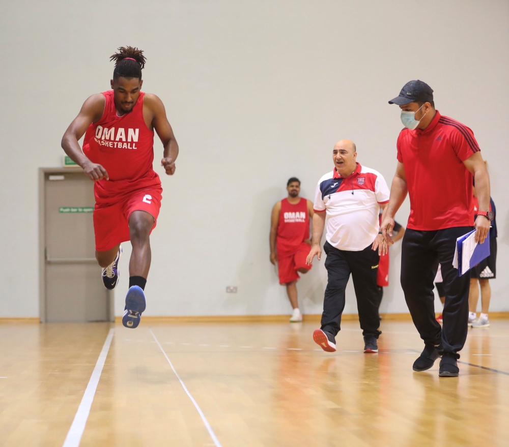 المنتخب الوطني الأول لكرة السلة يختتم معسكره الأول بمجمع بوشر