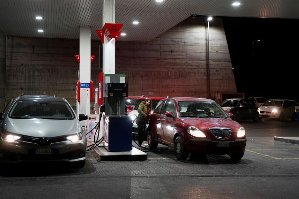 إيطاليا تدعم الأسر والشركات لمواجهة ارتفاع أسعار النفط