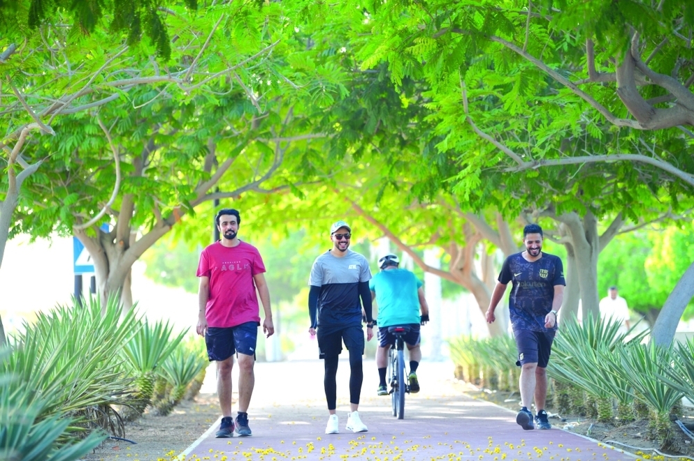 رياضة المشي تشهد انتشارا واسعا.. ومطالب بإنشاء مماش خاصة لسلامة ممارسيها