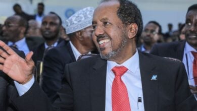 المجتمع الدولي يشيد بالانتخابات ويؤكد تعزيز الاستقرار
حسن شيخ محمود رئيسا جديدا للصومال رافعا شعار السلام