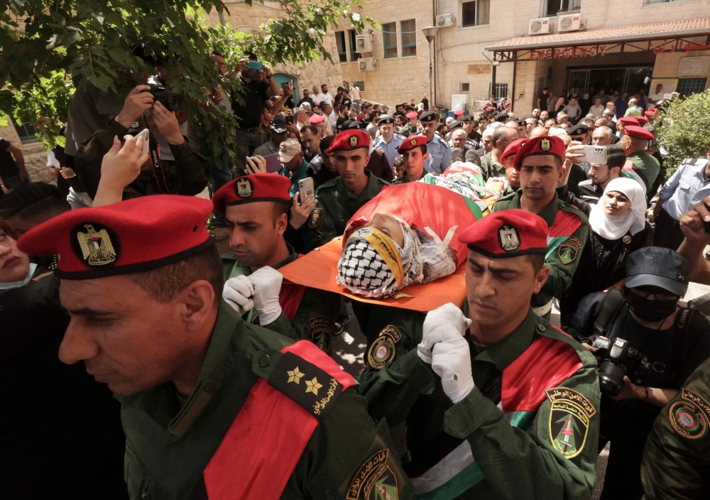 استشهاد طفل فلسطيني وإصابة العشرات في مواجهات مع الجيش الإسرائيلي في الضفة الغربية