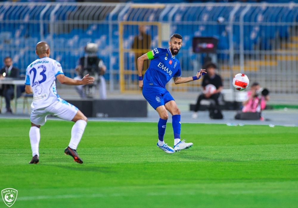 الهلال ينتزع الصدارة من الاتحاد قبل مرحلتين من نهاية الموسم