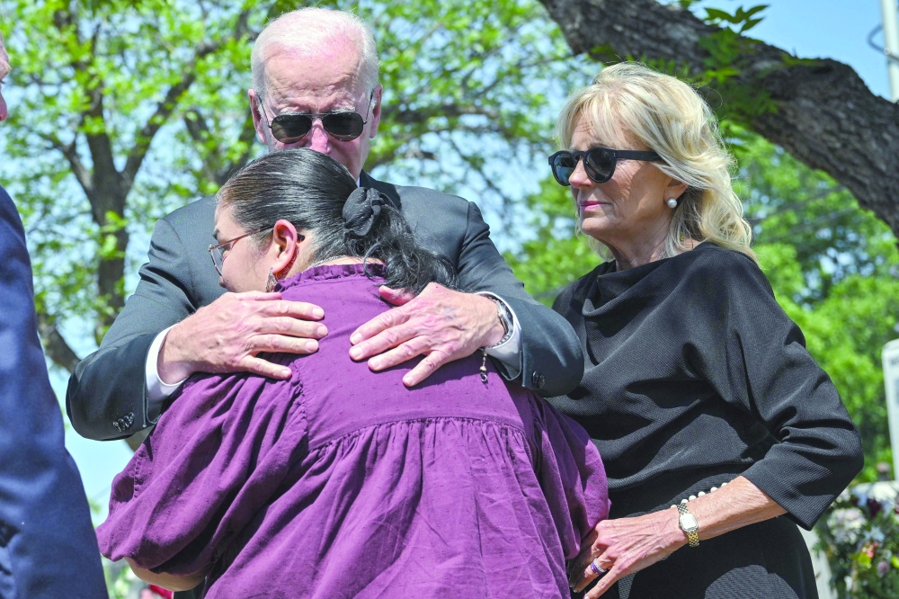 وزارة العدل تفتح تحقيقا لرفع الاستجابة لنداء الاستغاثة
يوفالدي تناشد بايدن وضع حد للجرائم المسلحة  في المدارس