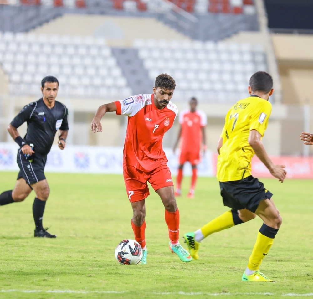 المعشني والمالكي.. والتعاقد مع المحترفين