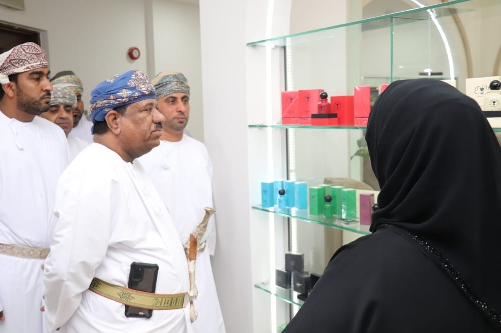 غرفة شمال الباطنة تفتتح قاعة متعددة الأغراض ومكتبة ومعرضا للمنتجات الوطنية