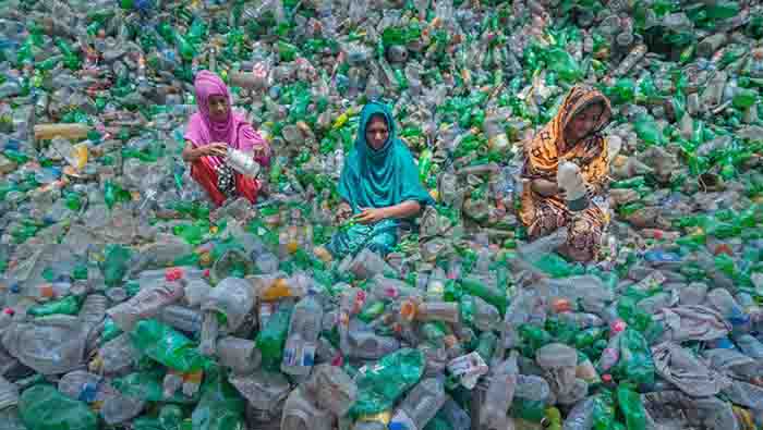 How we can overcome the growing plastic crisis