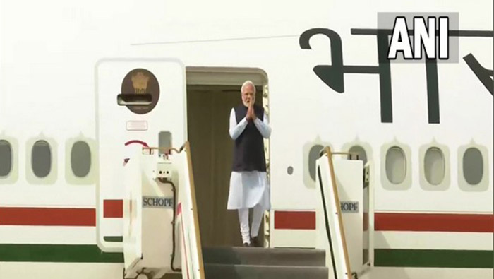 PM Modi arrives in UAE to pay personal condolences on demise of former president 1 PM Modi arrives in UAE to pay personal condolences on demise of former president