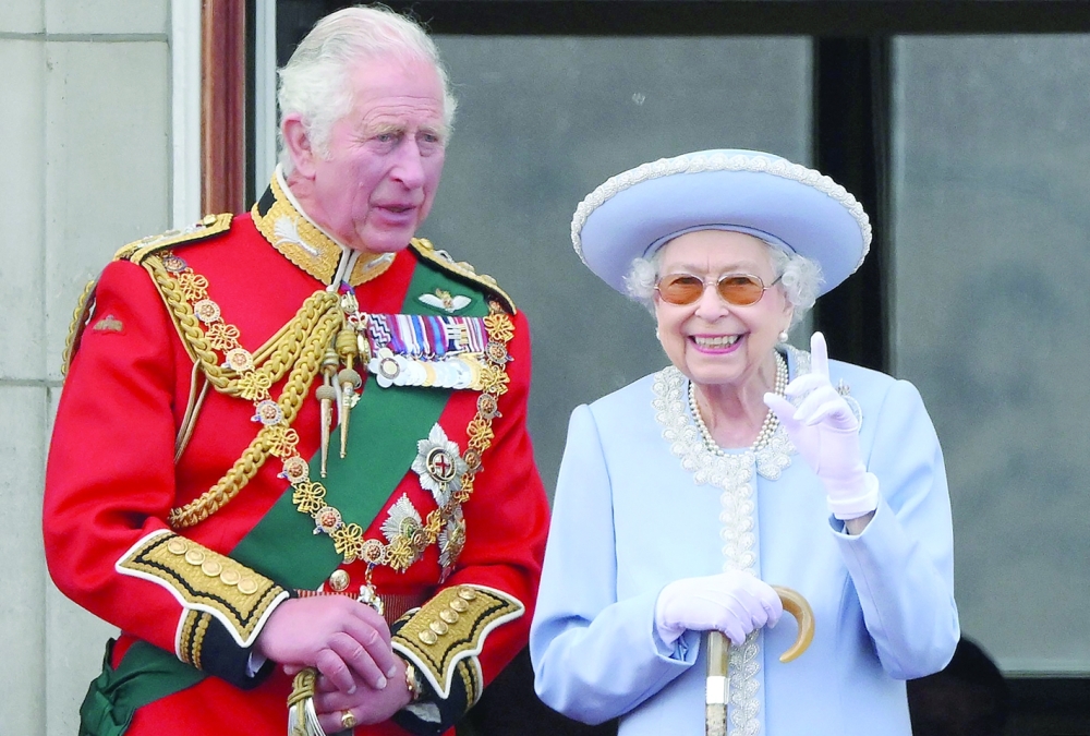 آلاف البريطانيين يحتفلون باليوبيل البلاتيني للملكة على العرش البريطاني