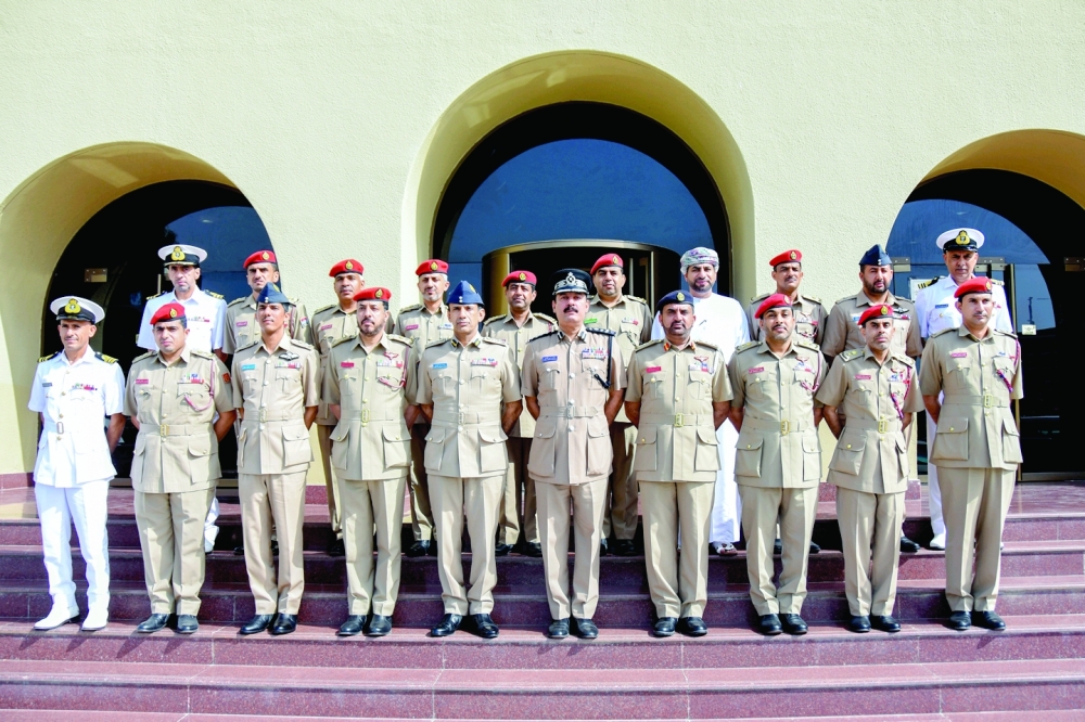 وفد منتسبي الدورة الدبلوماسية يطلع على مهام «التحريات»