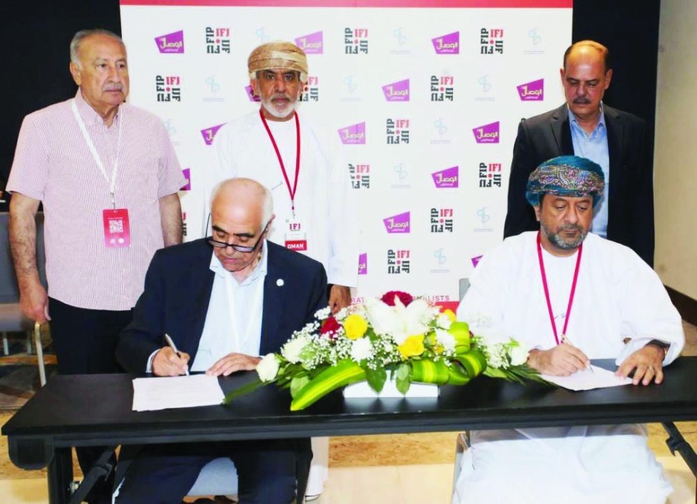 «الصحفيين العمانية» توقع اتفاقية
تعاون مع نقابة الصحفيين اللبنانية