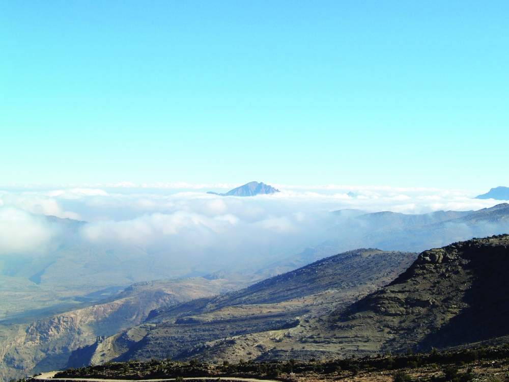 “البيئة”: نسب التلوث في الحدود الآمنة والطاقة النظيفة بديل مستقبلي للغاز والديزل