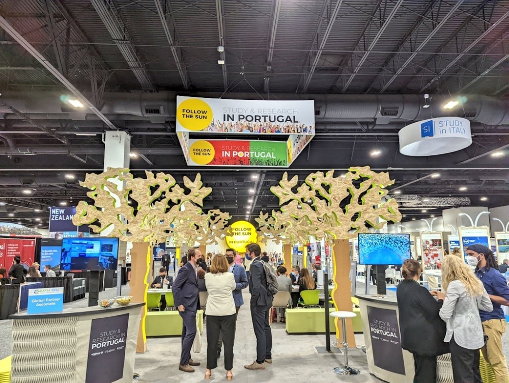 جامعة السلطان قابوس تعرف ببرامجها العلمية في مؤتمر نافسا بأمريكا