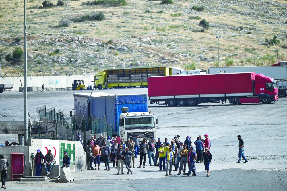 وسط مخاوف من تدفق للاجئين يفاقم المعاناة
فيتو روسي محتمل يهدد باغلاق معبر المساعدات الدولية لشمال سوريا
