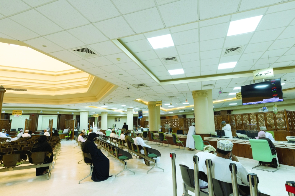 مستفيدون من برنامج الإعفاء من القروض السكنية يثمنون التوجيهات السامية