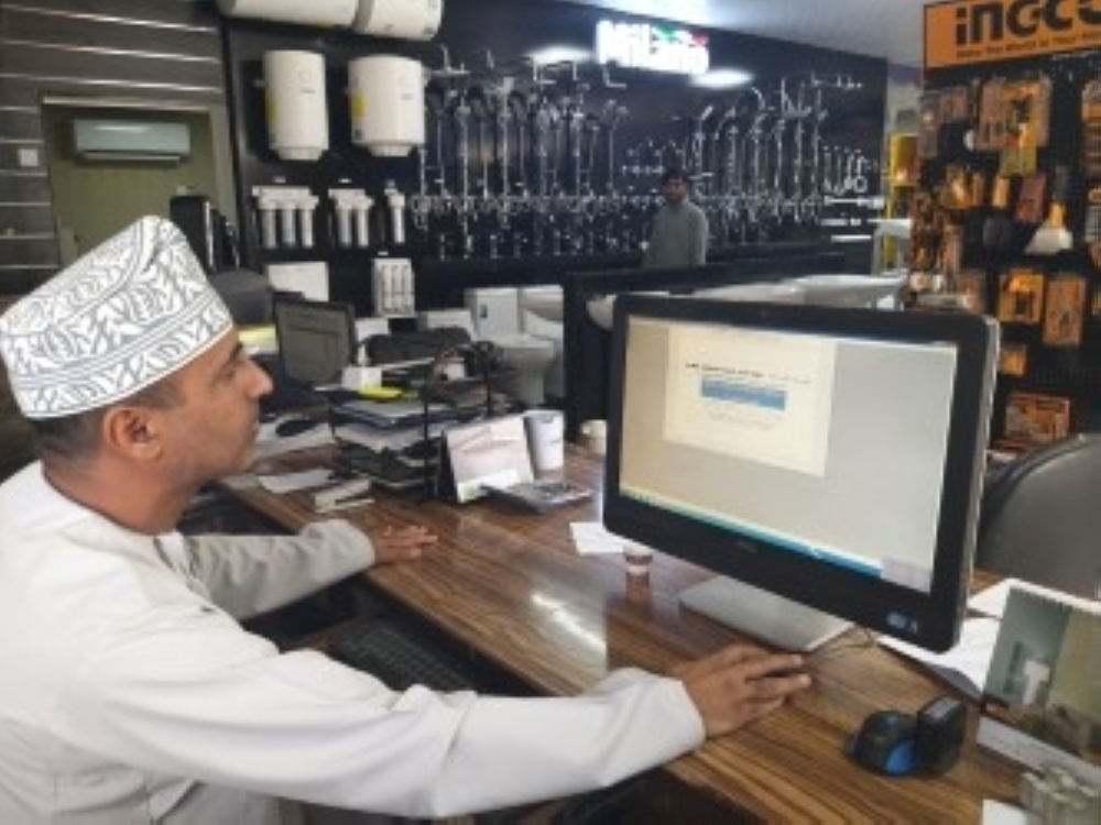 تجار مواد البناء: شح الأسمنت يوقف الأعمال ولابد من تسهيل استيراده لحل الأزمة