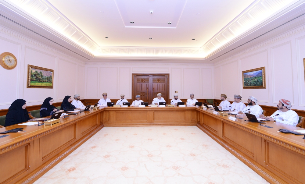 مجلس الدولة يناقش مع بلدية مسقط معالجة الازدحام المروري