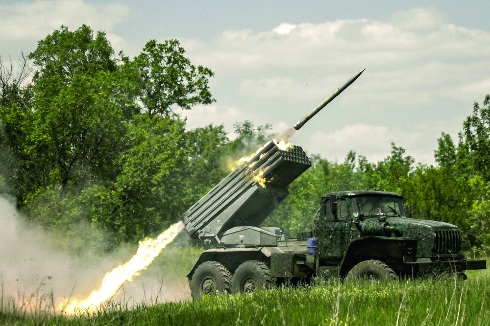 أوكرانيا تطالب إسرائيل بتزويدها بنظام “القبة الحديدية”..روسيا تعلن السيطرة الجزئية على مدينة سيفيرودونيتسك