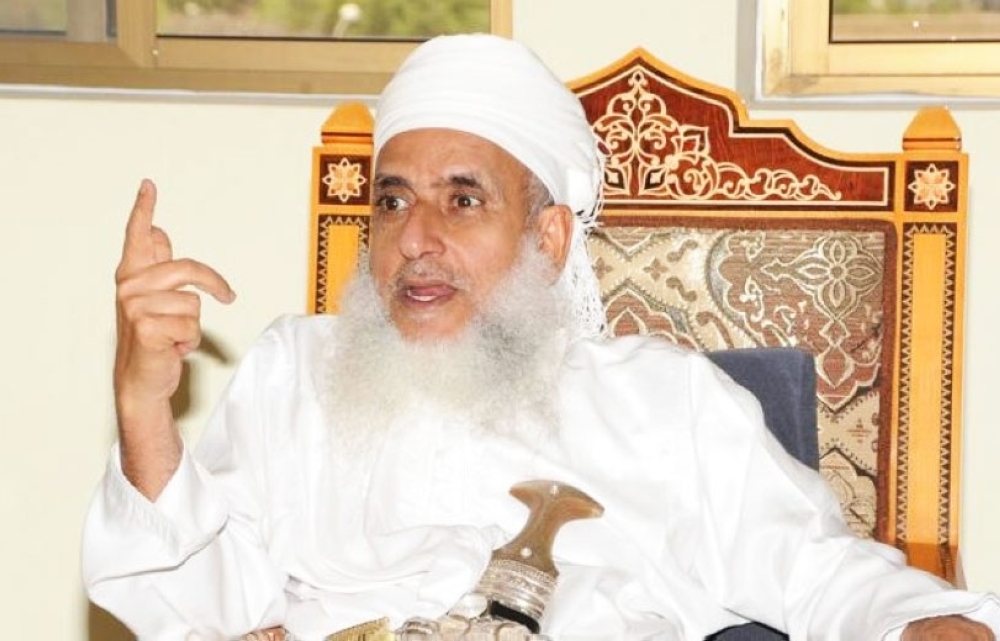 فتاوى يجيب عليها سماحة الشيخ أحمد بن حمد الخليلي المفتي العام لسلطنة عمان