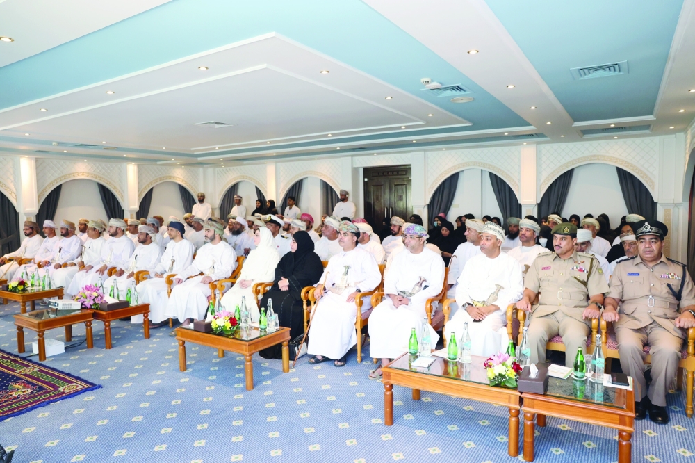 «شراكة وتمكين» توصي بتعزيز الفرص الاستثمارية للأسر المنتجة بمسندم